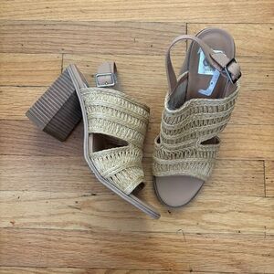 Dolce Vita Straw Sandals Size 10
